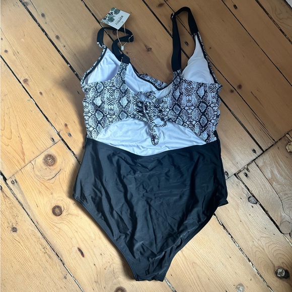 DONATING TOMORROW✨NWT✨B2PRITY One Piece Bathing Suit - Picture 6 of 7